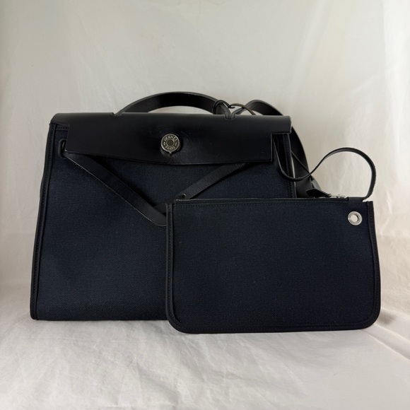 HERMÈS Herbag Zip 31 bag in Black - Picture 10 of 17